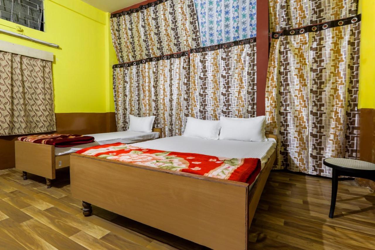 Oyo Hotel 43459 Oasis Lodge Джорхат Экстерьер фото