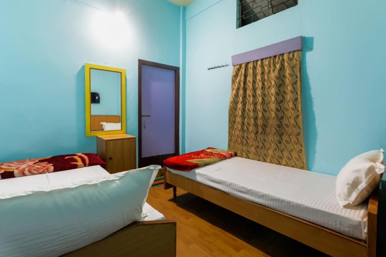 Oyo Hotel 43459 Oasis Lodge Джорхат Экстерьер фото